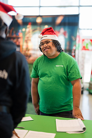 1 Amazon Fresh Long Beach Ca Holiday Art Display-39