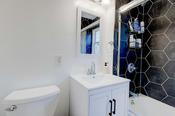 Interior 616 Sheldon Street-047