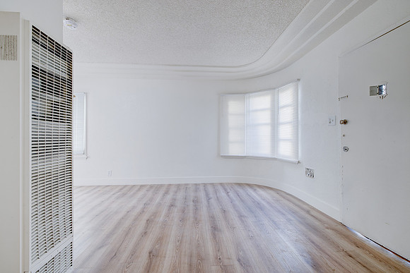 1144 W 57th St Los Angeles Interior-021