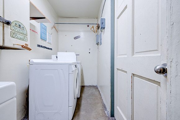 1133 Freeman Ave Interior-089