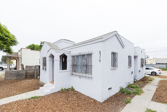 8715 Hooper Ave--001