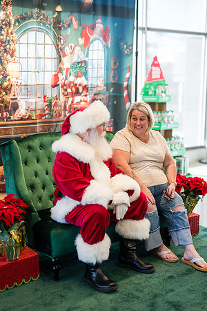1 Amazon Fresh Long Beach Ca Holiday Art Display-116