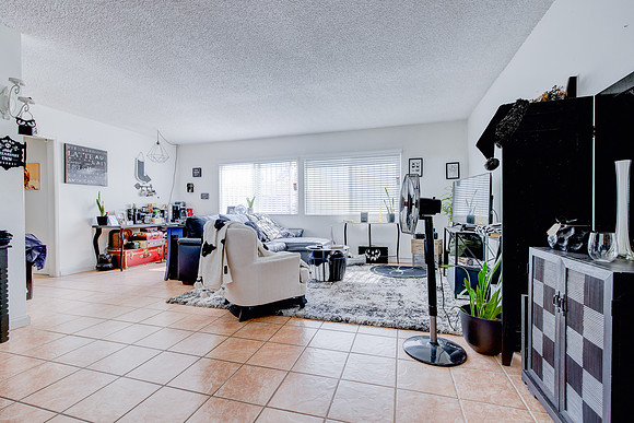 1133 Freeman Ave Interior-007