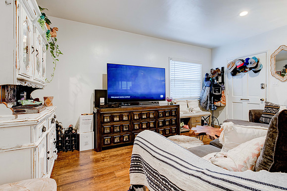 Interior 616 Sheldon Street-006