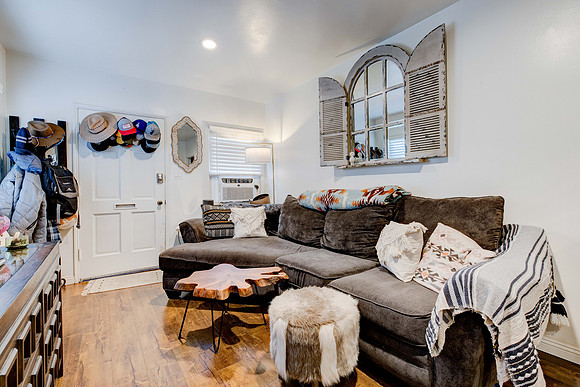 Interior 616 Sheldon Street-004