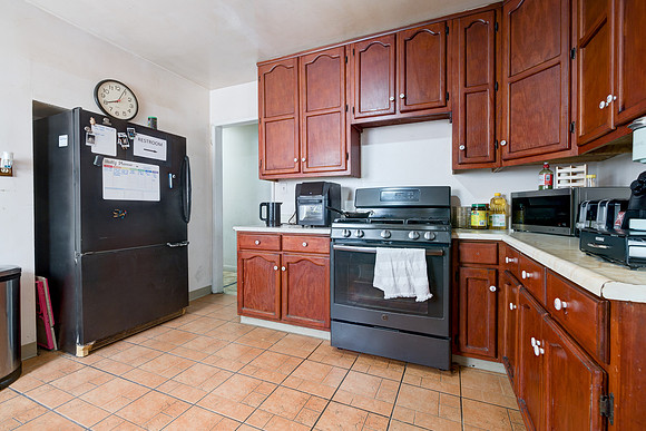 1031 W 57th Street-010