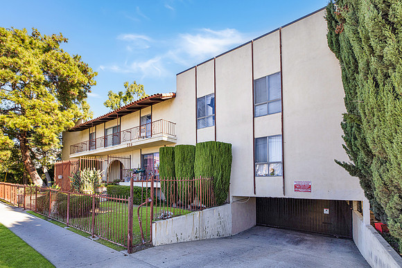 756 Inglewood Front-005