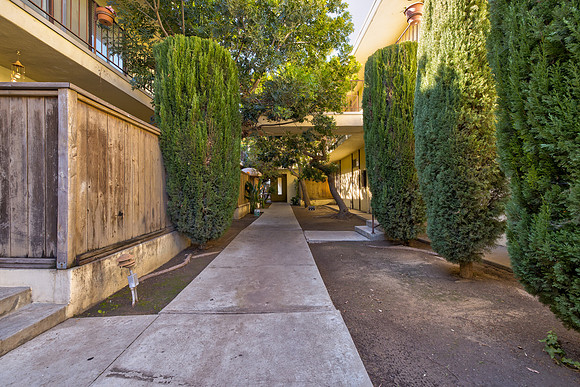 756 Inglewood Outside-018