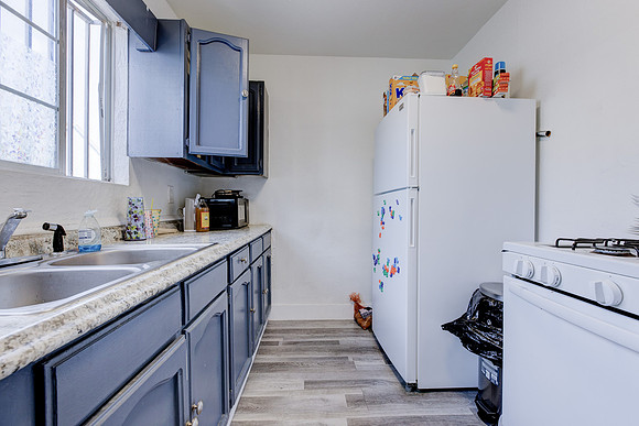 815 W 62nd Pl Interior-049