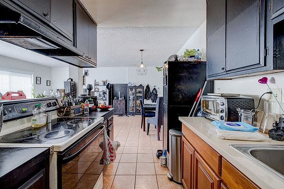 1133 Freeman Ave Interior-011