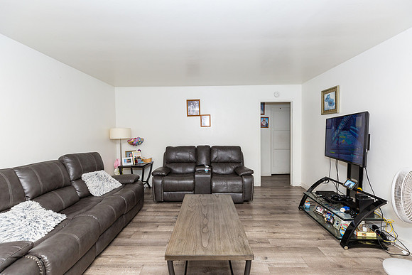 Real Estate Photographer Lbc - 1094 Cherry Ave-42