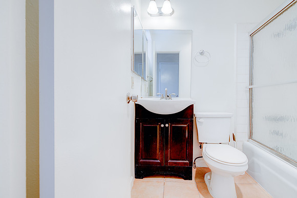 1133 Freeman Ave Interior-050
