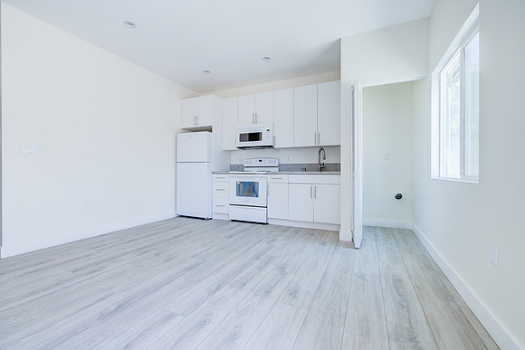 2945 West Blvd Interior-008