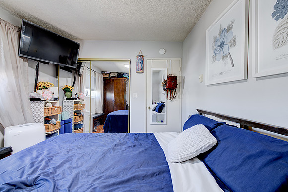 1133 Freeman Ave Interior-058