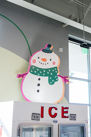 1 Amazon Fresh Long Beach Ca Holiday Art Display-26