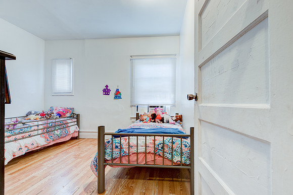 1058 W 99th ST-015