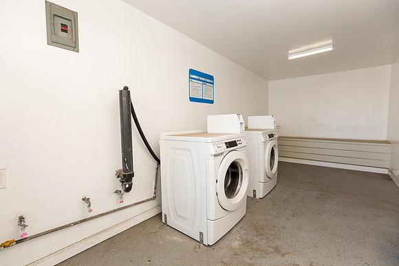 1626 w 104th st-85