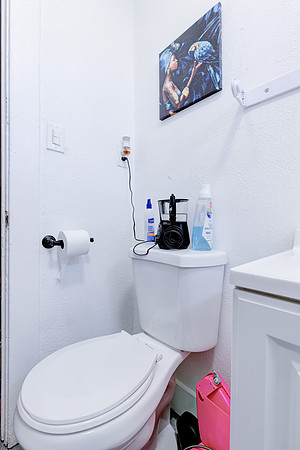 815 W 62nd Pl Interior-042