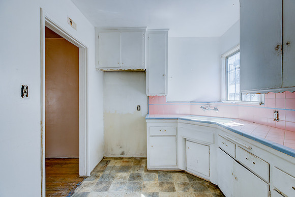 7835 S Normandie Ave-029