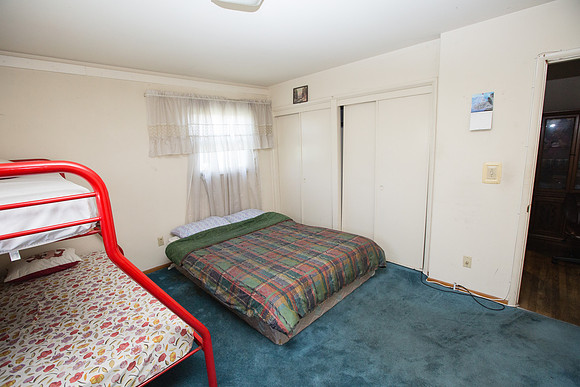 2569 Spruce St-17