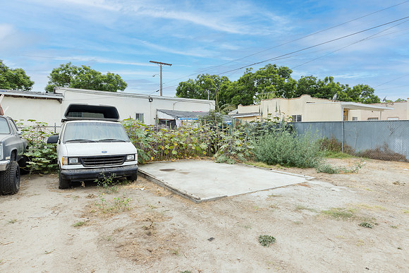 8715 Hooper Ave--021