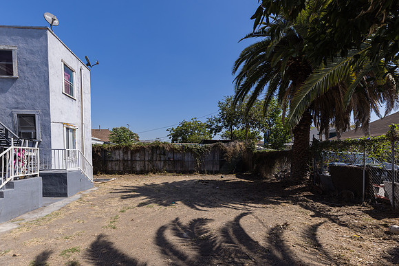 1444 W 22nd St-Exterior-004