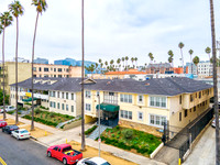 415 424 S Alexandria-7