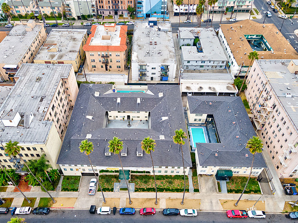 415 424 S Alexandria-20