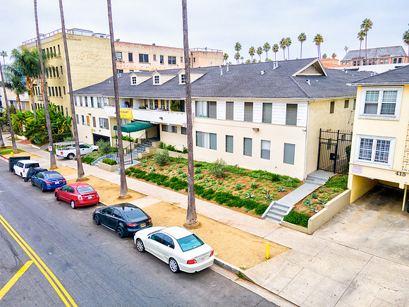 415 424 S Alexandria-28