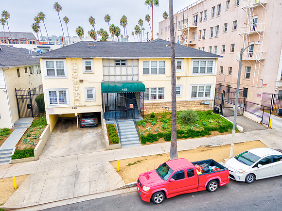 415 424 S Alexandria-29