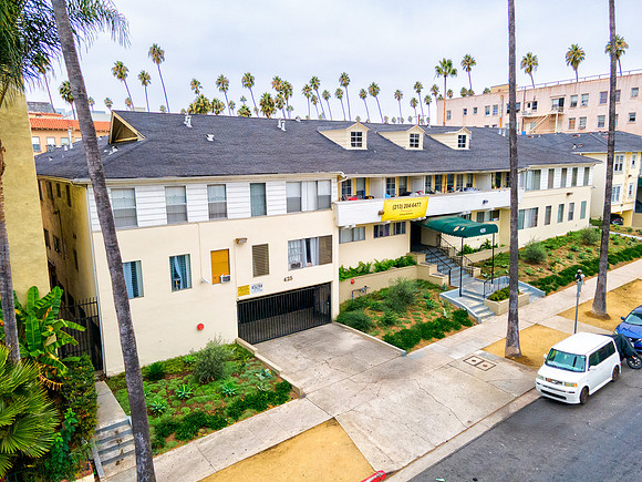 415 424 S Alexandria-33