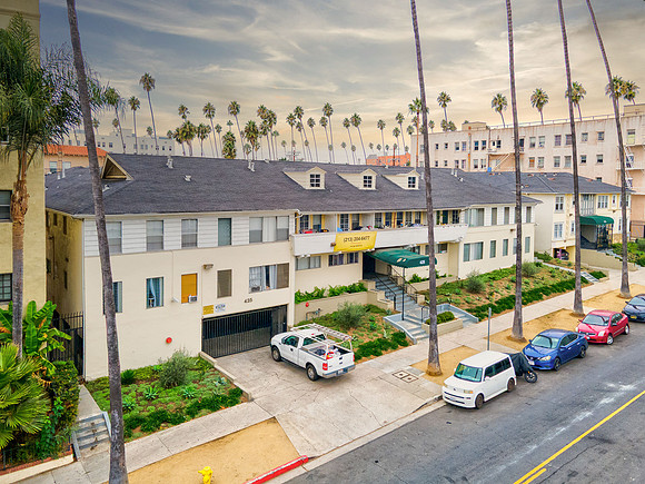 445 N Spaulding Exterior-1