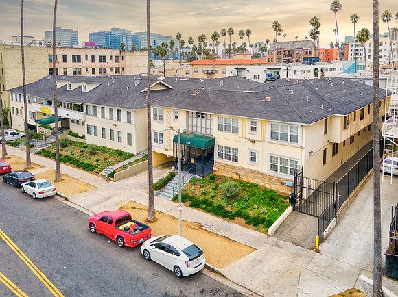 445 N Spaulding Exterior-4