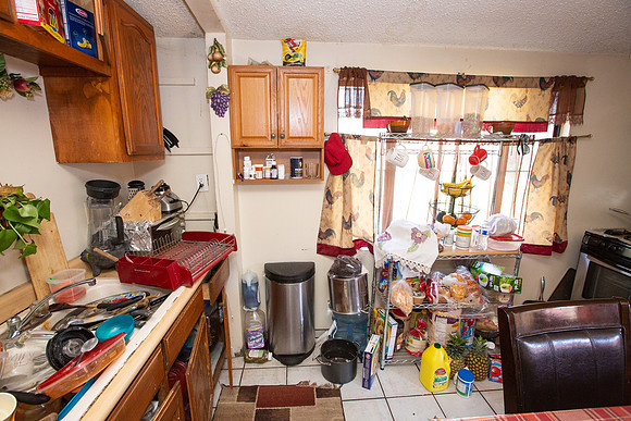 532 S Flower St-16
