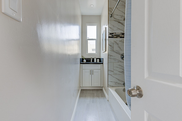 229 Columbia Pl-025