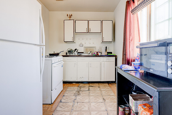 1343 W 96th St-024