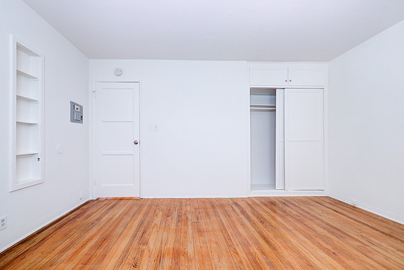 2011 Cedar Ave Long Beach Interior-023
