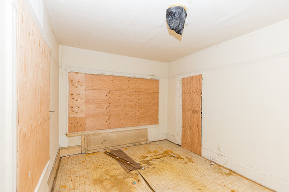 1444 W 22nd St-004