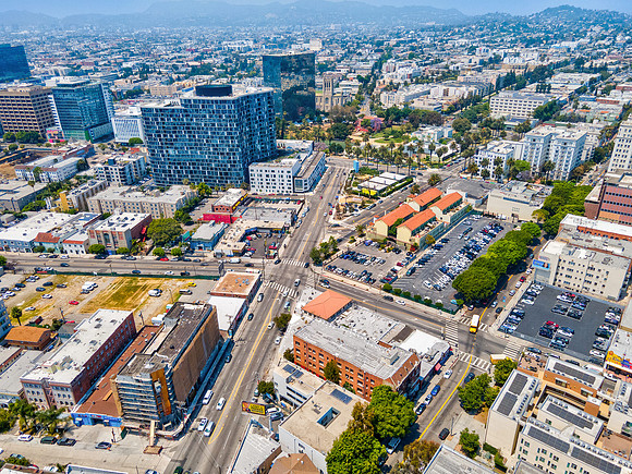 711 S Rampart-010