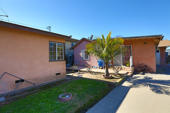 532 S Flower St-95