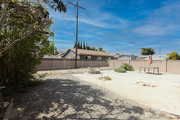 Real Estate Photographer Bellflower 10268 Muroc St-070