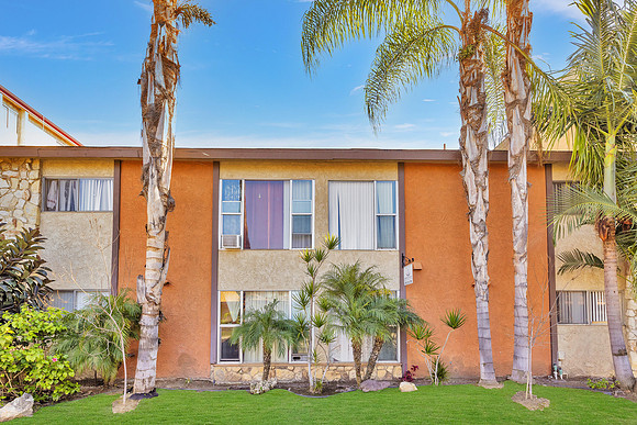 1 3520 Elm Ave-001
