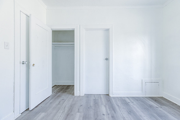 8715 Hooper Interior-030