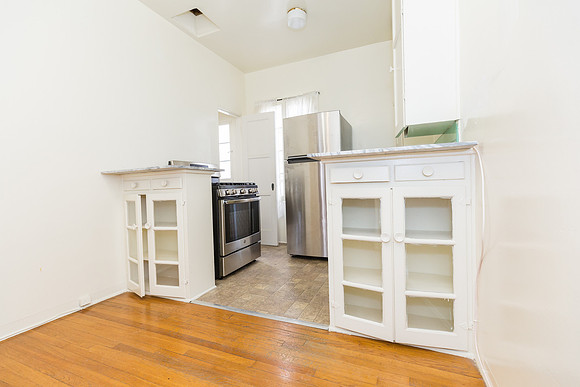 1043 S Orange Grove - Real Estate Photographer LA-13