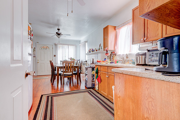 535 W Olive St Inglewood-048
