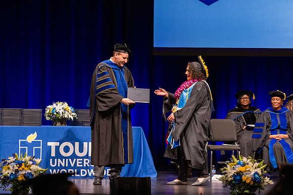 Grad Photographer Long Beach Ca-114