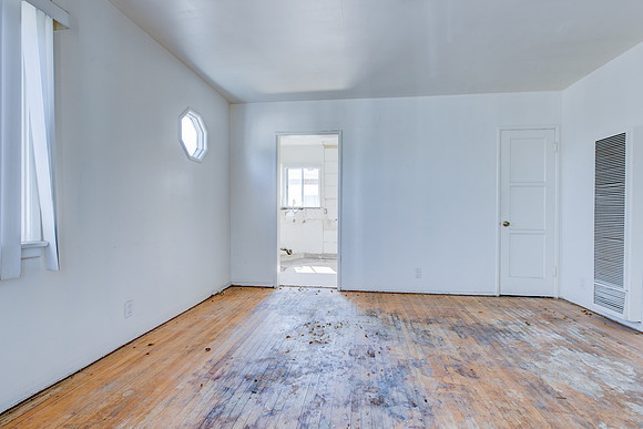 7835 S Normandie Ave-039