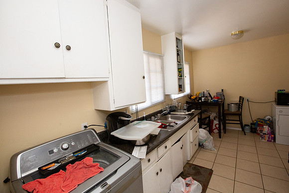 532 S Flower St-54