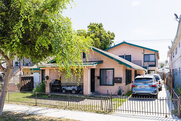 1872 Pine Ave-002