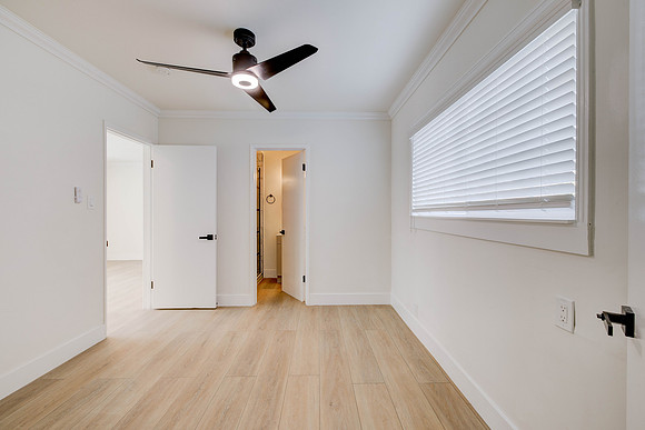 1000 Ximeno Ave Interior - David England Photography-025
